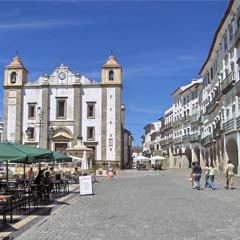 Évora