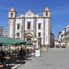 Évora