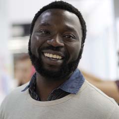 Africano feliz