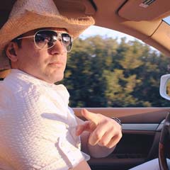 Homem no carro