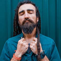 Homem de barba