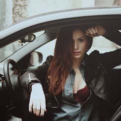 Mulher no carro