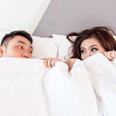 Casal na cama